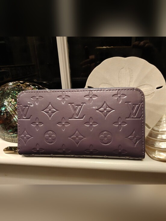 The Unbranded Brand Handbags - Amethyst Fashion Wallet.